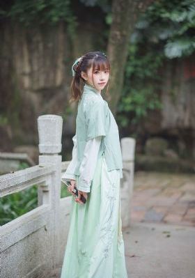 一边亲着一面膜下奶_4K免费观看电视剧